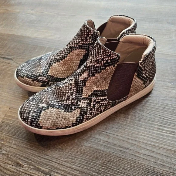 Coconuts by Matisse Womens Snakeskin Print‎ Slip On Sneakers Brown Tan Size 9.5
