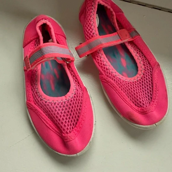 Vibrant Pink Toddler Water Shoes Size 11/12