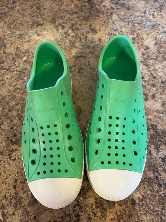 Native Shoes Kids Green Slip-On Water Sneakers with‎ White Toe