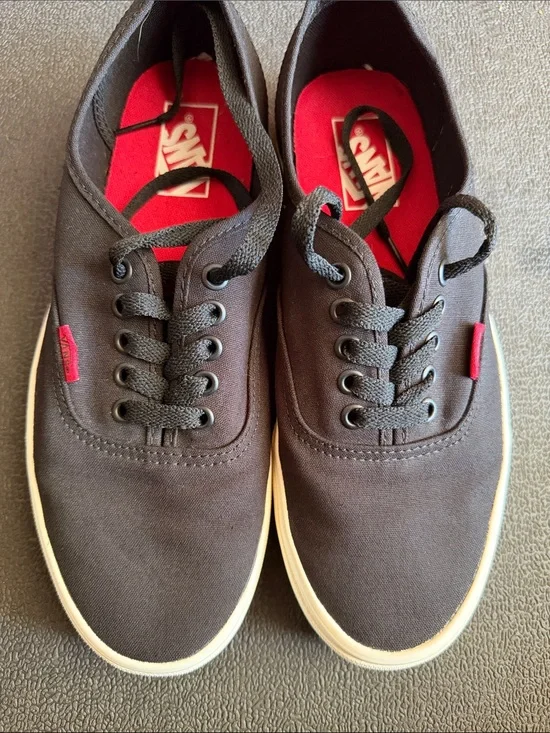 Vans-HEARTBREAKER 🖤❤️‍🩹-Black Canvas Low-Top Sneakers with Red Insoles