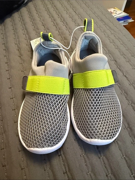 Cat & Jack swim shoes