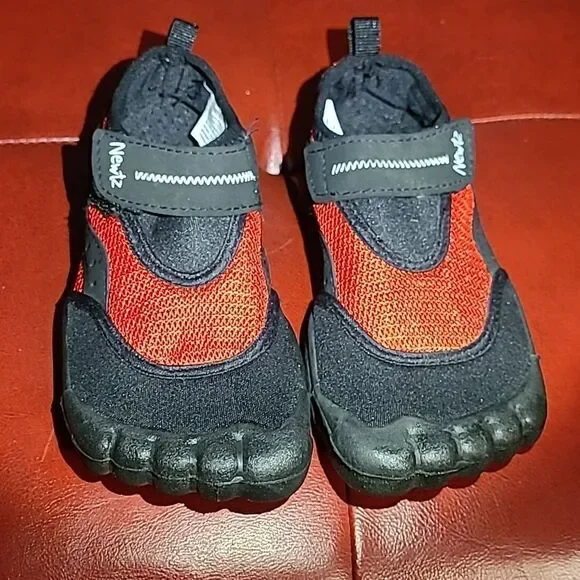 Newtz child's watershoe red and black