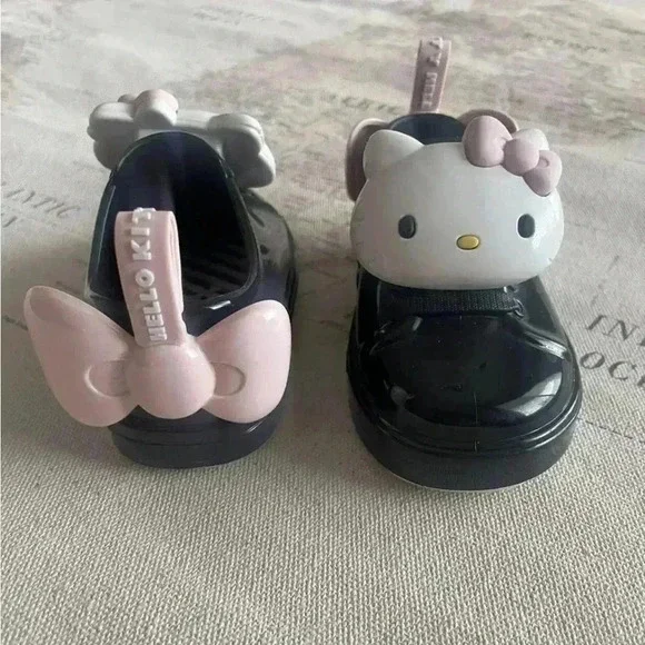 Mini Melissa 6 Hello Kitty Slip Ok Sneaker