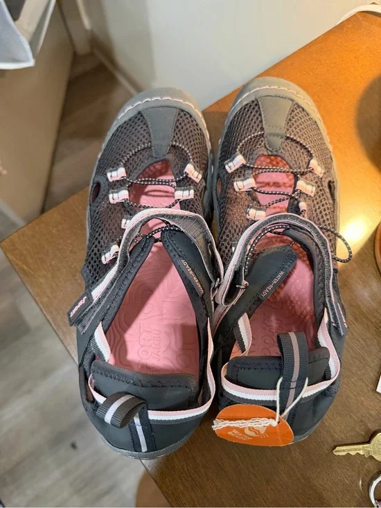 Women Grey and Pink Water-Ready Active Sandals