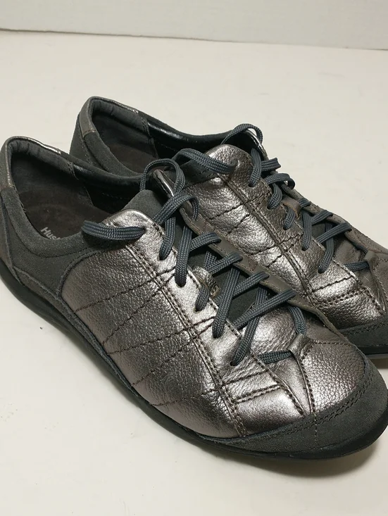 LIKE NEW Hush Puppies Metallic Low Sneaker, Size 9, Artsy, Trendy, Fall Staple
