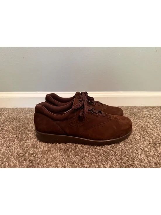 New SAS Suede Free Time Walking Women’s 7.5
