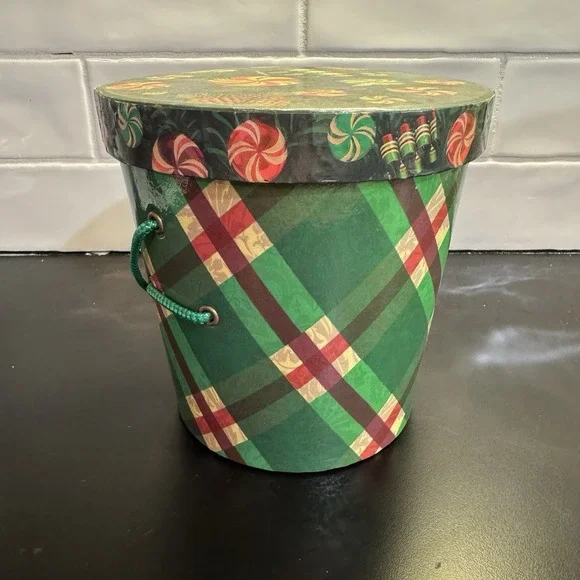 Vintage Round Christmas Gift Box Reusable‎ Hat Storage Green White Plaid