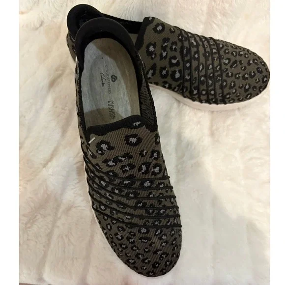 Clarks Cloudsteppers Sillian 2.0 Pace Leopard Print Slip On Sneakers Womens 8
