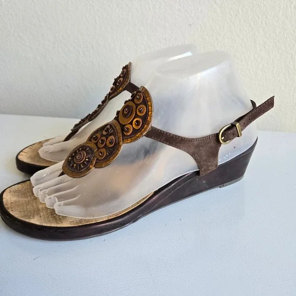 Vaneli Brown Suede Wedge Sandals Gold Beaded Medallion T-Strap Women 9½ N