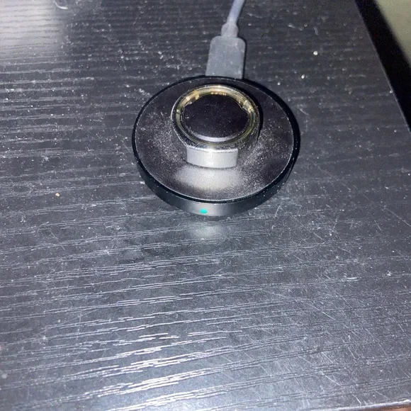 Oura Black Charging Dock with Magnetic Ring