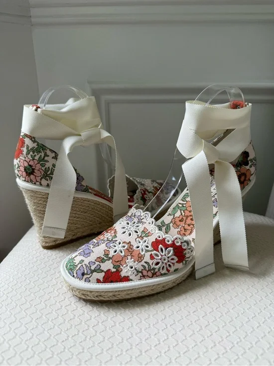 Veronica Beard Soleil White Floral  Embroidered Espadrille Wedges Sandal