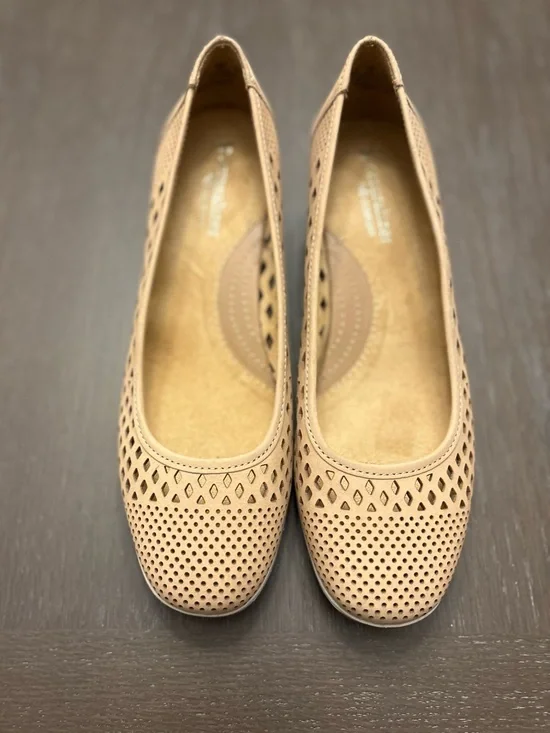 Naturalizer Tan Perforated Leather Wedge Heels