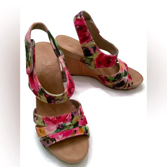 A2 by Aerosoles Comfort Floral Wedges Sandals in Blush Day Size 8