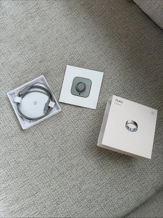 OURA RING 4 Rose Gold Size 10 Smart Ring Charging Bundle with and Gray Cable