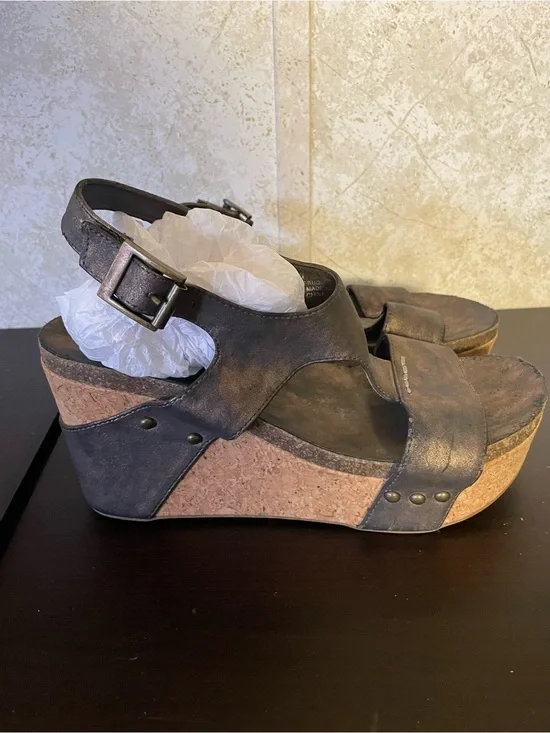 Women’s Sugar “Junebug” Wedge Cork Metallic Bronze Sandals