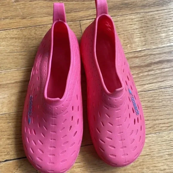 Speedo water shoes kids sz 9/10 pink