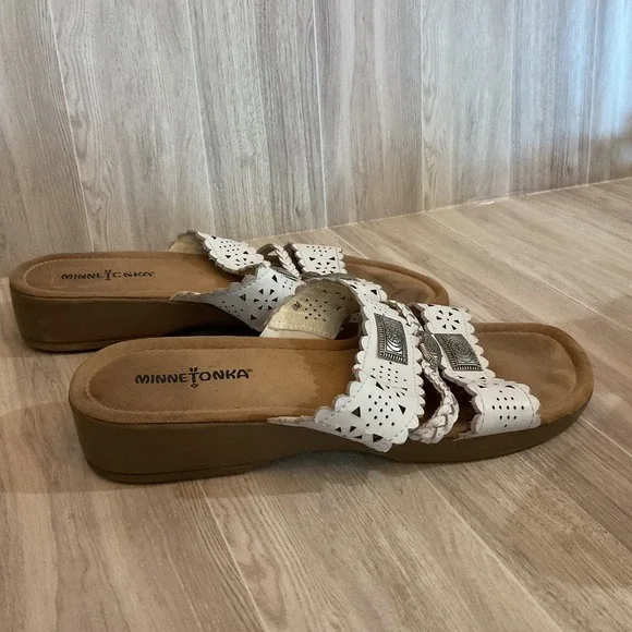 Minnetonka Womens Gayle Medallion‎ Slide Sandals Size 8M Boho Slides