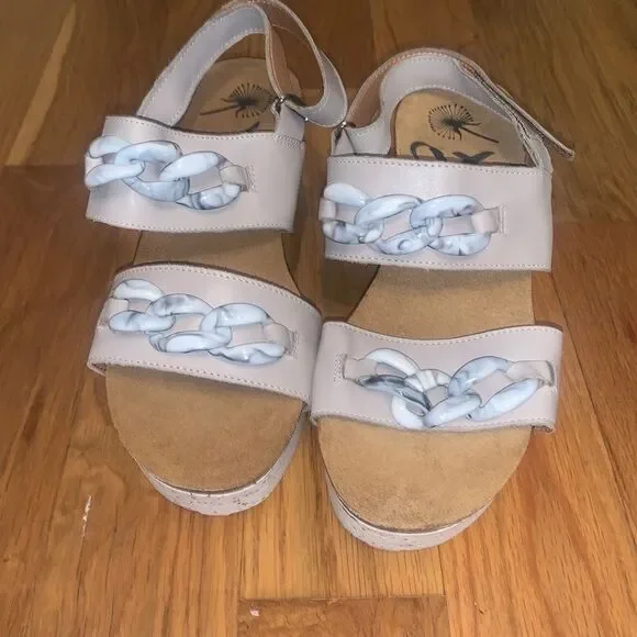 OTBT Fair Isle Women's Wedge Sandals Size 8.5 Grey Leather Cork Platform Chain