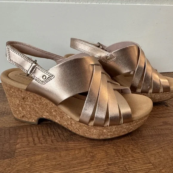 Clarks Giselle Ivy Glow Rose Gold Cork‎ Wedge Sandals Women's Size 8 Worn Once