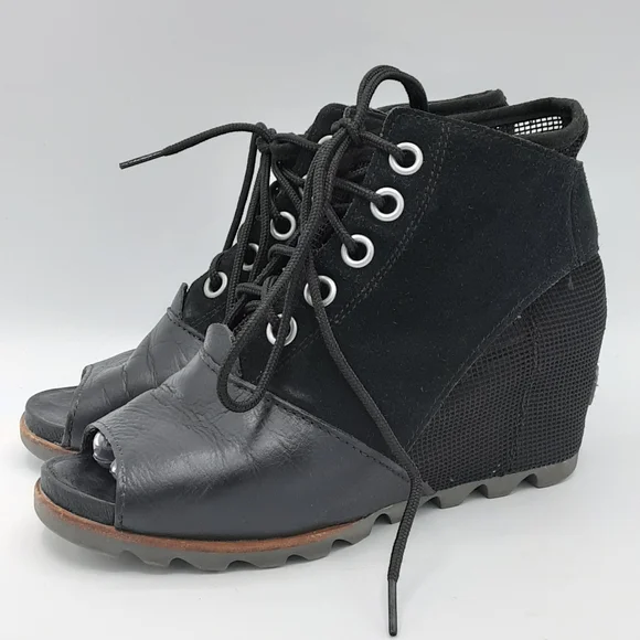 Sorel Joanie Black Suede Leather Mesh Lace Up Peep-Toe Wedge Bootie Size 9.
