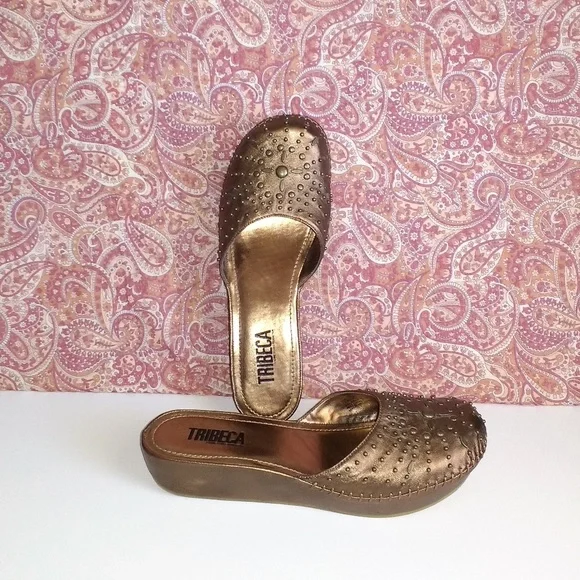 *Tribeca Check Point bronze leather wedges 8M