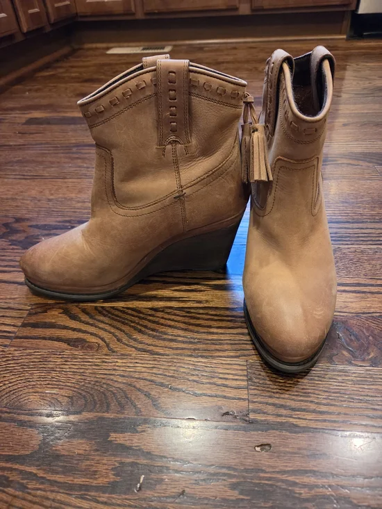 Ariat Pull-On Leather Wedge Western Ankle Boots
