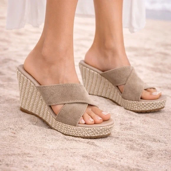 Source Unknown Tan Wedge Shoes with Cushioned Straps