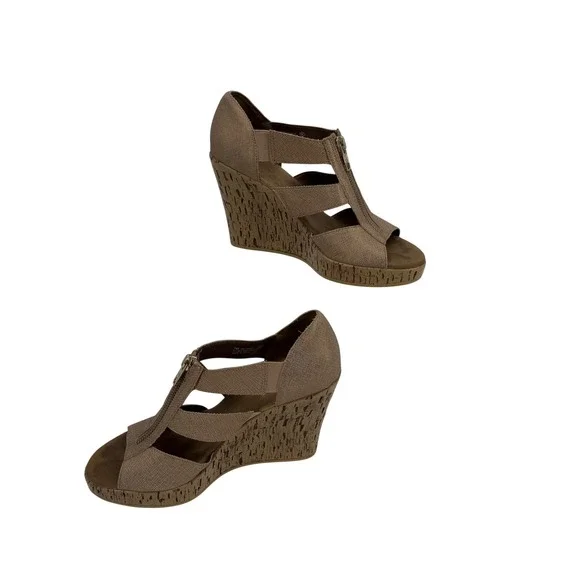 Aerosoles On Track Sandals Womens 7M Champagne Metallic Front Zip Wedge Shoes