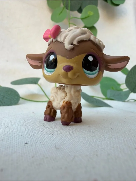 Littlest Pet Shop authentic #1697 Woolma O'Chic lamb