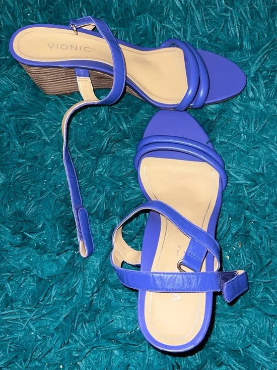Vionic Purple Strappy Low Wedge Sandals
