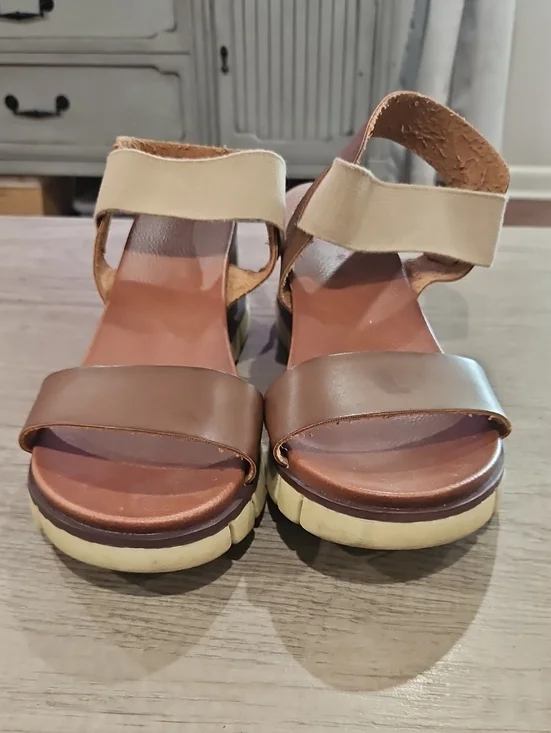 MIA Adley wedge  brown & tan women's sandals size 8.5