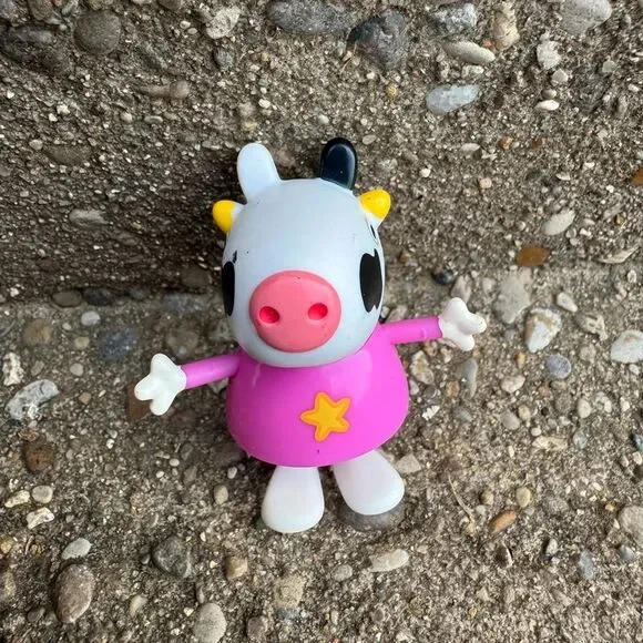 Peppa Pig Rare Carol Cow Pink Outfit Figure
