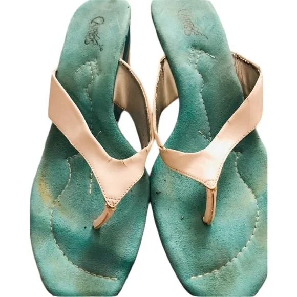 𝅺Carlos Santana size 10 white & aqua thong  shades of blue platform wedge
