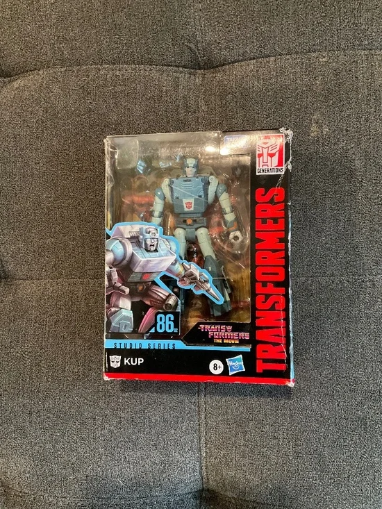 NIB Transformer Studio Series 86-02 Deluxe Class Kup Action Figure