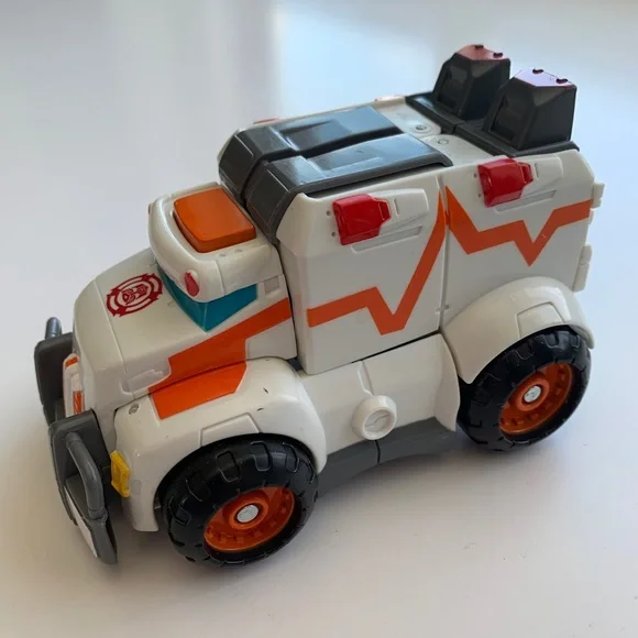 Playskool Heroes Transformers Rescue Bots Medix Ambulance Action Figure
