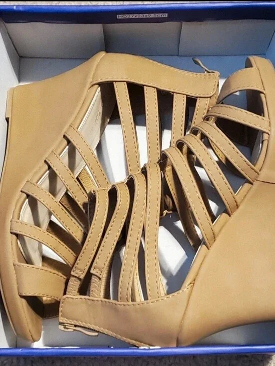 TOP Moda Tan Strappy Wedge Sandals Size 8.5  Only Worn Once