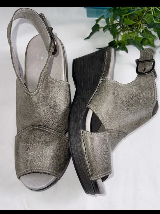 Dansko Vanda Ankle Bootie EU40 US10 Taupe L Slingback Heeled Sandals Wedge Shoe