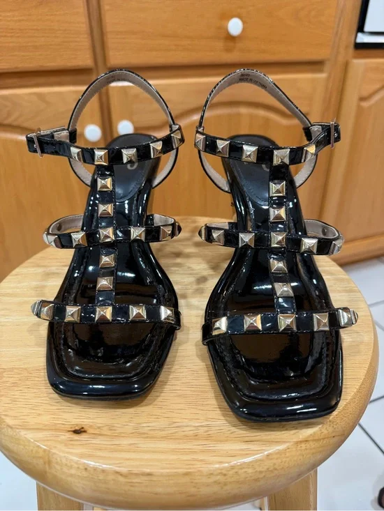 Mix No. 6 Noreen Black Patent Gold Studded Wedge Sandals 9 Y2K