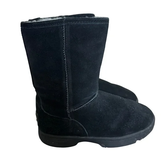 Rj's Fuzzies Black Sheepskin Boots Sz 6 Sherpa lined Genuine Suede Winter‎ Cozy