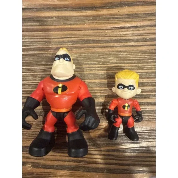 FISHER PRICE IMAGINEXT THE INCREDIBLES MR.‎ INCREDIBLE / DASH FIGURE DISNEY USED