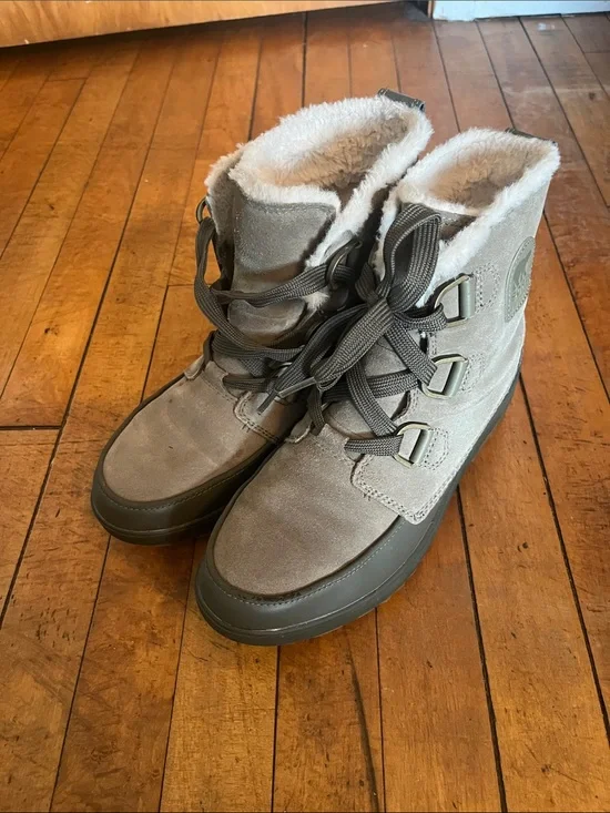 Women's Winter waterproof Lace-Up Ankle Boots in Taupe with Faux Fur