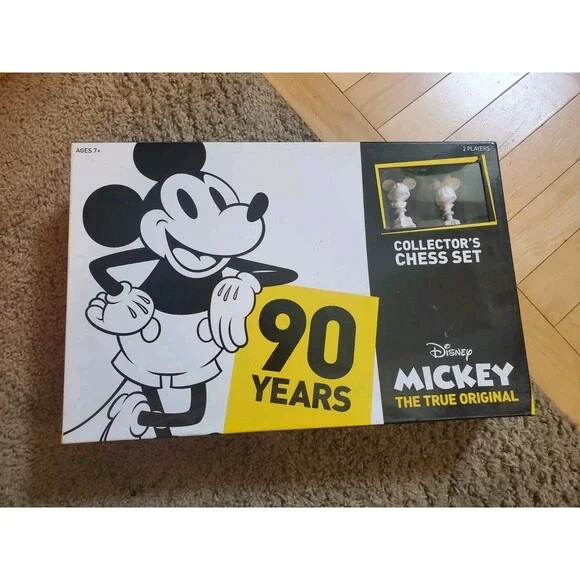 Disney Mickey The True Original 90 Years Collectors Chess Set USAopoly Complete