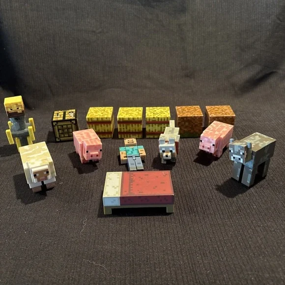 Jazwares Minecraft Steve 3-inch Miniature Figure & Lot of 13 Blocks Animals