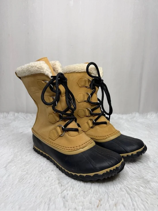 SOREL / Caribou Slim tan black lace up sherpa lined winter boots