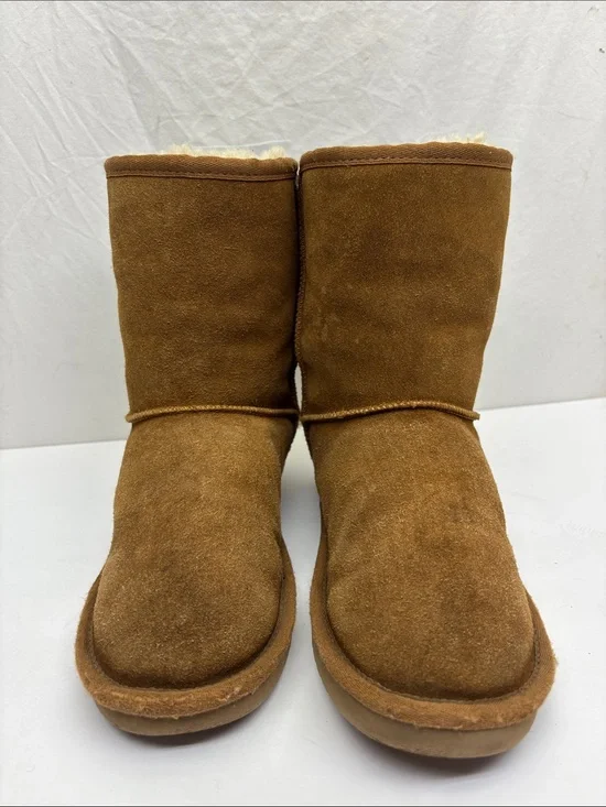 Kookaburra by Ugg classic boots, size 8, box 38