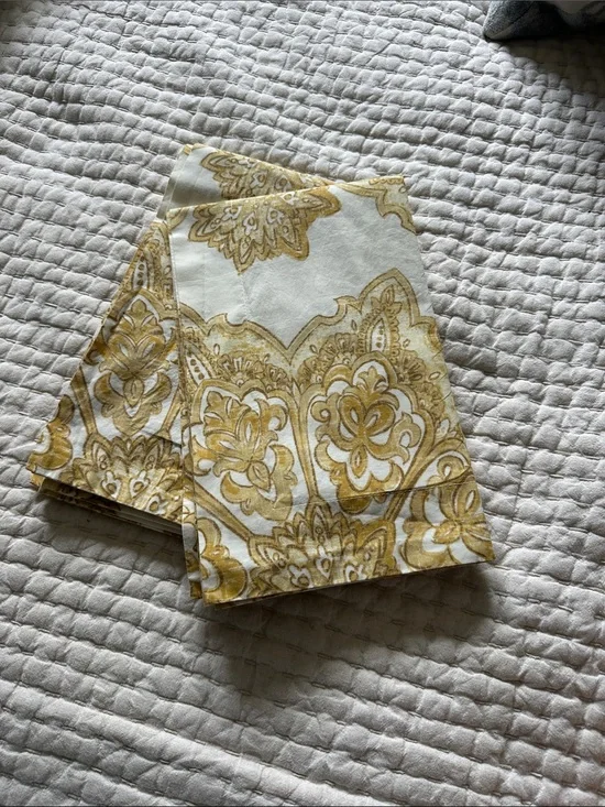 Pottery Barn Britt Medallion Standard Shams Pair of 2‎ Gold