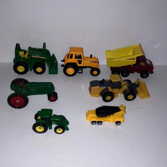 Farm & Construction Heavy Equipment Tractors Toy Assortment of‎ 7 Vehicles