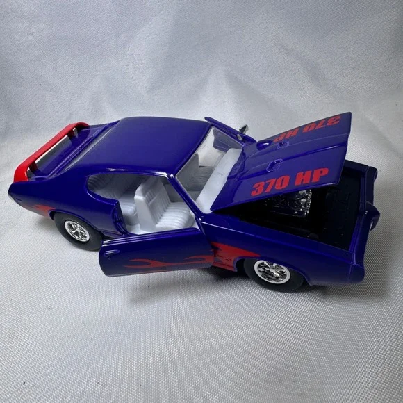 Tootsietoy 2000 Purple 1969 Pontiac GTO Judge Diecast 370 HP 6 Inch Muscle Car
