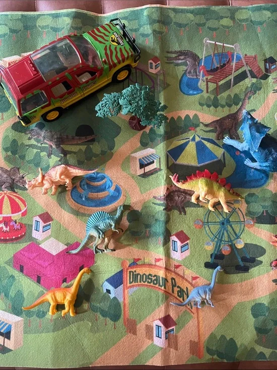 Awesome Jurassic Park pretend play mat and accessories