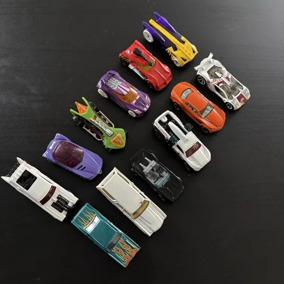 Lot 12 Hot Wheels Cars Model Toys Impavido 1, Chevelle Wagon,‎ Buzz Bomb Mattel